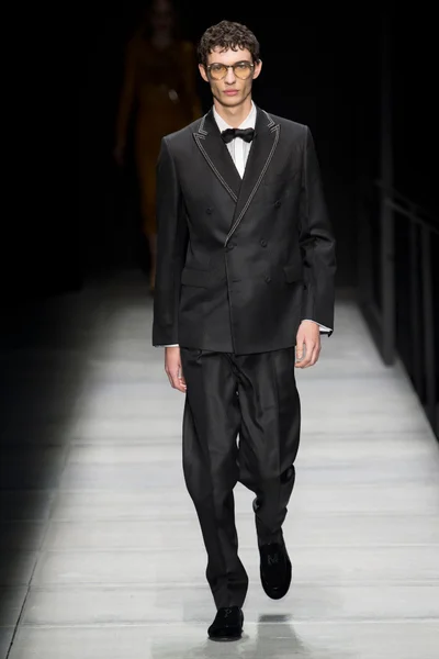 Look 54